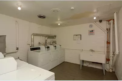 1040 W Hollywood Avenue #320, Chicago, IL 60660 - Photo 19