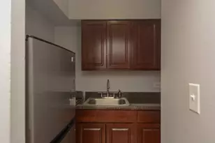 1040 W Hollywood Ave, Chicago, IL 60660 - Photo 5