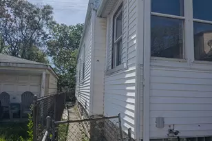 10026 S Indiana Ave, Chicago, IL 60628 - Photo 3