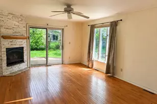231 River Dr, Dekalb, IL 60115 - Photo 3