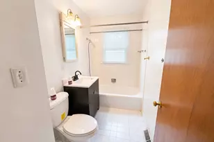 231 River Dr, Dekalb, IL 60115 - Photo 9