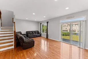 758 Lambert Ln, Bartlett, IL 60103 - Photo 9