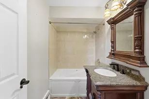 2218 S Goebbert Rd, Arlington Heights, IL 60005 - Photo 7