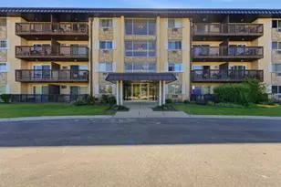 2218 S Goebbert Rd, Arlington Heights, IL 60005 - Photo 17
