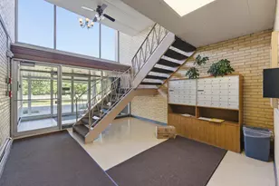 2218 S Goebbert Rd, Arlington Heights, IL 60005 - Photo 15