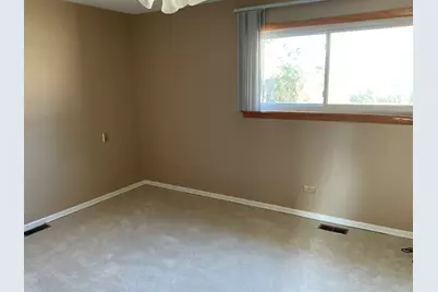 1066 Foxworth Boulevard, Lombard, IL 60148 - Photo 11