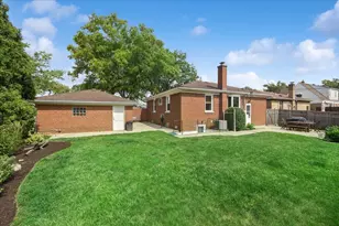1300 Evers Ave, Westchester, IL 60154 - Photo 17