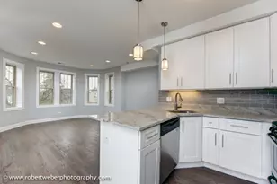 2329 W Barry Ave, Chicago, IL 60618 - Photo 3