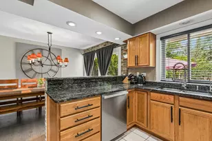 914 N Elmhurst Rd, Prospect Heights, IL 60070 - Photo 11