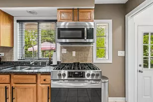 914 N Elmhurst Rd, Prospect Heights, IL 60070 - Photo 9
