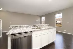 4036 Blackstone Dr, Aurora, IL 60504 - Photo 3