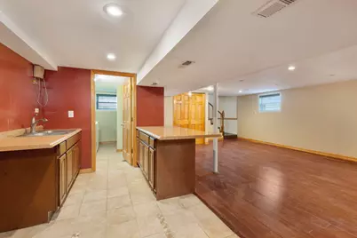 566 N Howard Avenue, Elmhurst, IL 60126 - Photo 9