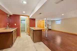 566 N Howard Ave, Elmhurst, IL 60126 - Photo 9