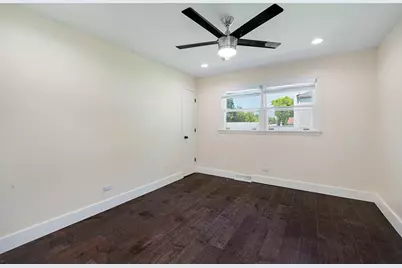 566 N Howard Avenue, Elmhurst, IL 60126 - Photo 11