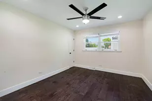 566 N Howard Ave, Elmhurst, IL 60126 - Photo 11