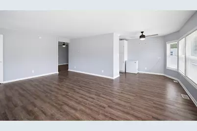 165 Hansom Drive, Wheeling, IL 60090 - Photo 5