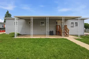 165 Hansom Dr, Wheeling, IL 60090 - Photo 3