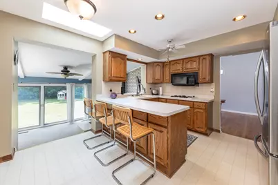 232 Sherwood Drive, Wood Dale, IL 60191 - Photo 5