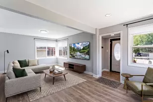 11319 S Green Bay Ave, Chicago, IL 60617 - Photo 3