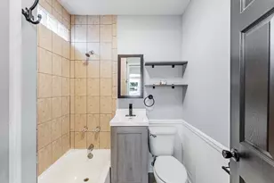 11319 S Green Bay Ave, Chicago, IL 60617 - Photo 9
