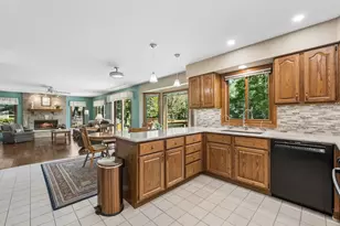 8814 Galleria Ct, Spring Grove, IL 60081 - Photo 5