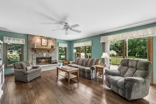8814 Galleria Ct, Spring Grove, IL 60081 - Photo 9