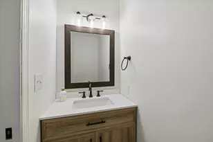649 Fox Hollow Ct, Dekalb, IL 60115 - Photo 13