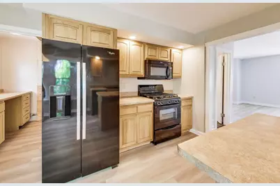 212 Island Drive, Island Lake, IL 60042 - Photo 9