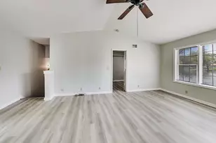 212 Island Dr, Island Lake, IL 60042 - Photo 17