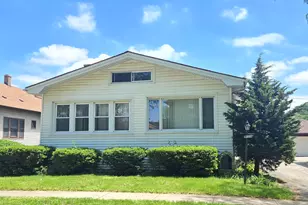 4 Manor Ct, Joliet, IL 60436 - Photo 1