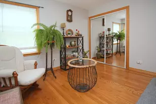 5824 W Higgins Ave, Chicago, IL 60630 - Photo 13