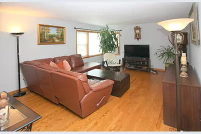 5824 W Higgins Avenue #2N, Chicago, IL 60630 - Photo 9