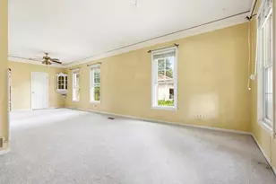 570 Addison St, Elgin, IL 60120 - Photo 5
