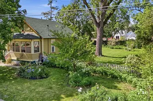 570 Addison St, Elgin, IL 60120 - Photo 25