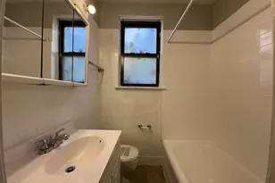 661 W Sheridan Rd, Chicago, IL 60613 - Photo 17
