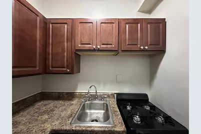 661 W Sheridan Road #208, Chicago, IL 60613 - Photo 5