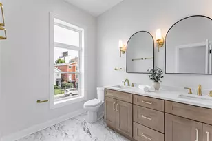 2421 W Flournoy St, Chicago, IL 60612 - Photo 13