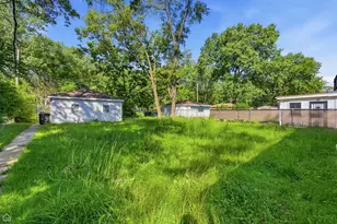 10066 S Van Vlissingen Rd, Chicago, IL 60617 - Photo 15