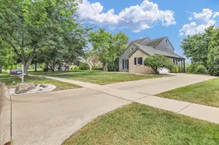 1704 Bentbrook Dr, Champaign, IL 61822 - Photo 5