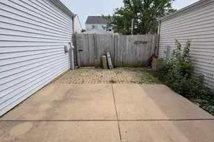 1066 Four Seasons Blvd, Aurora, IL 60504 - Photo 9