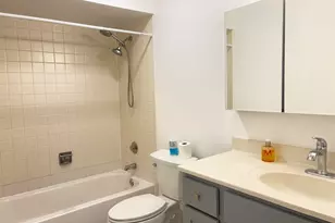 1104 Castilian Ct, Glenview, IL 60025 - Photo 7
