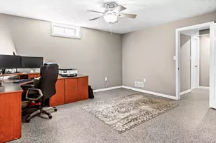 25 Bay Pointe Dr, Bloomington, IL 61704 - Photo 45