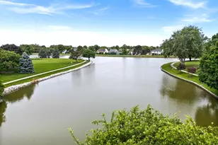 25 Bay Pointe Dr, Bloomington, IL 61704 - Photo 5