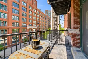 420 W Ontario St, Chicago, IL 60654 - Photo 17