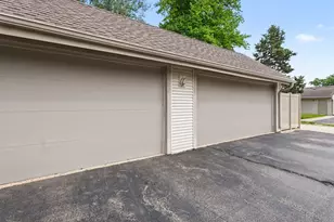 541 Verde Dr, Schaumburg, IL 60173 - Photo 17