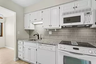 541 Verde Dr, Schaumburg, IL 60173 - Photo 3