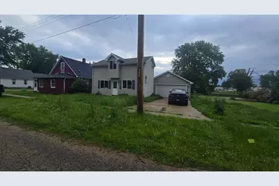 304 N Taylor Avenue, Cherry, IL 61317 - Photo 3