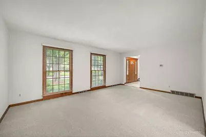 2318 Sudbury Lane, Geneva, IL 60134 - Photo 5