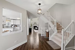 990 Sweetflower Dr, Hoffman Estates, IL 60169 - Photo 3