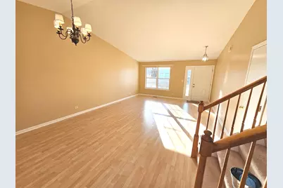 2315 N Meadows Lane #2315, Round Lake Beach, IL 60073 - Photo 5